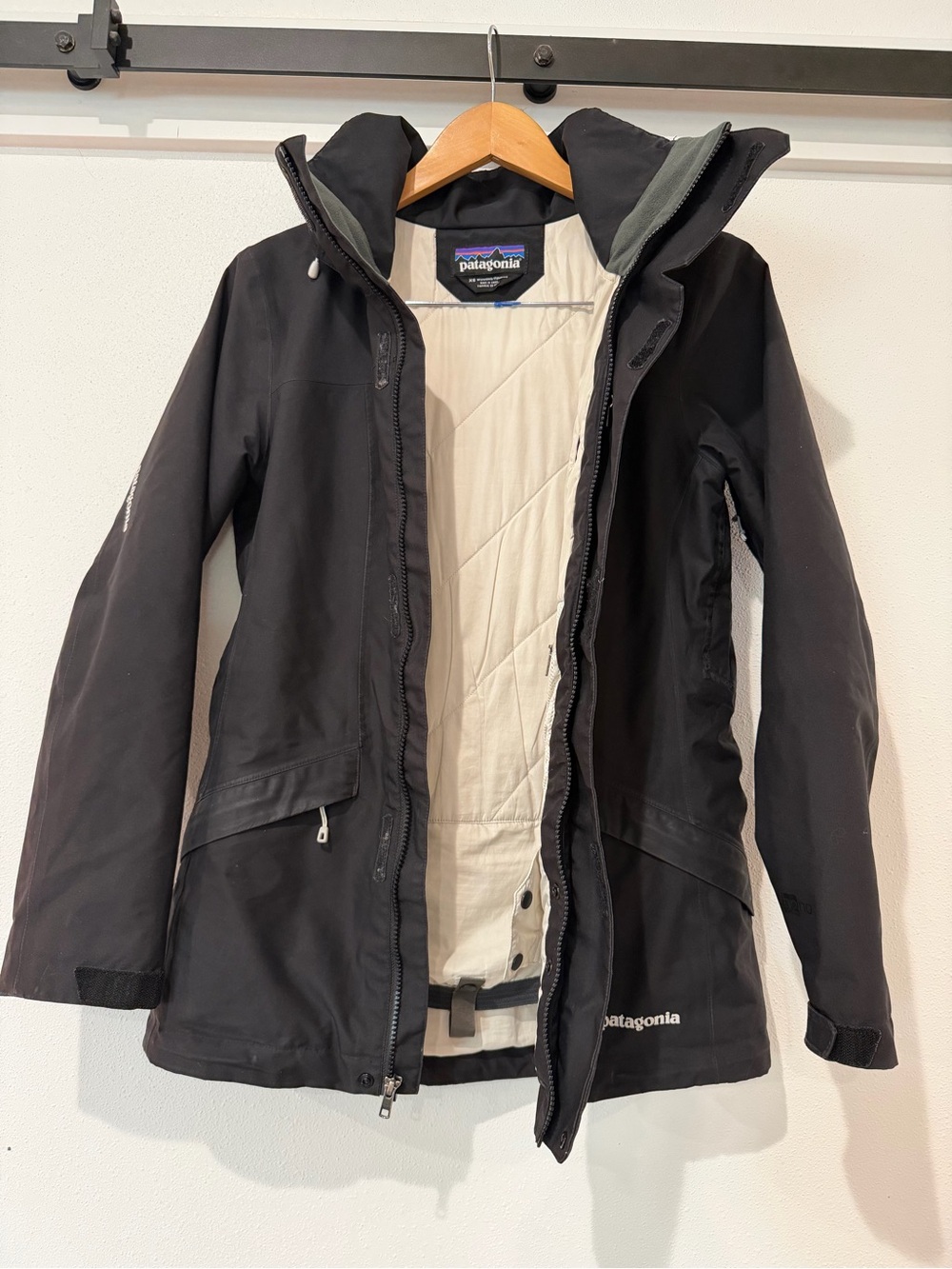Patagonia Women’s Insulates Snowbelle Jacket Black H2no XS - Picture 2 of 10